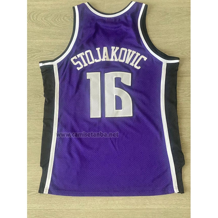 Camiseta Sacramento Kings Peja Stojakovic #16 Mitchell & Ness 2002-03 Violeta
